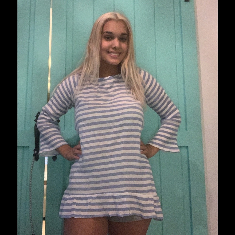 ⭐️Francesca’s tassel  back tunic/ beach cover up